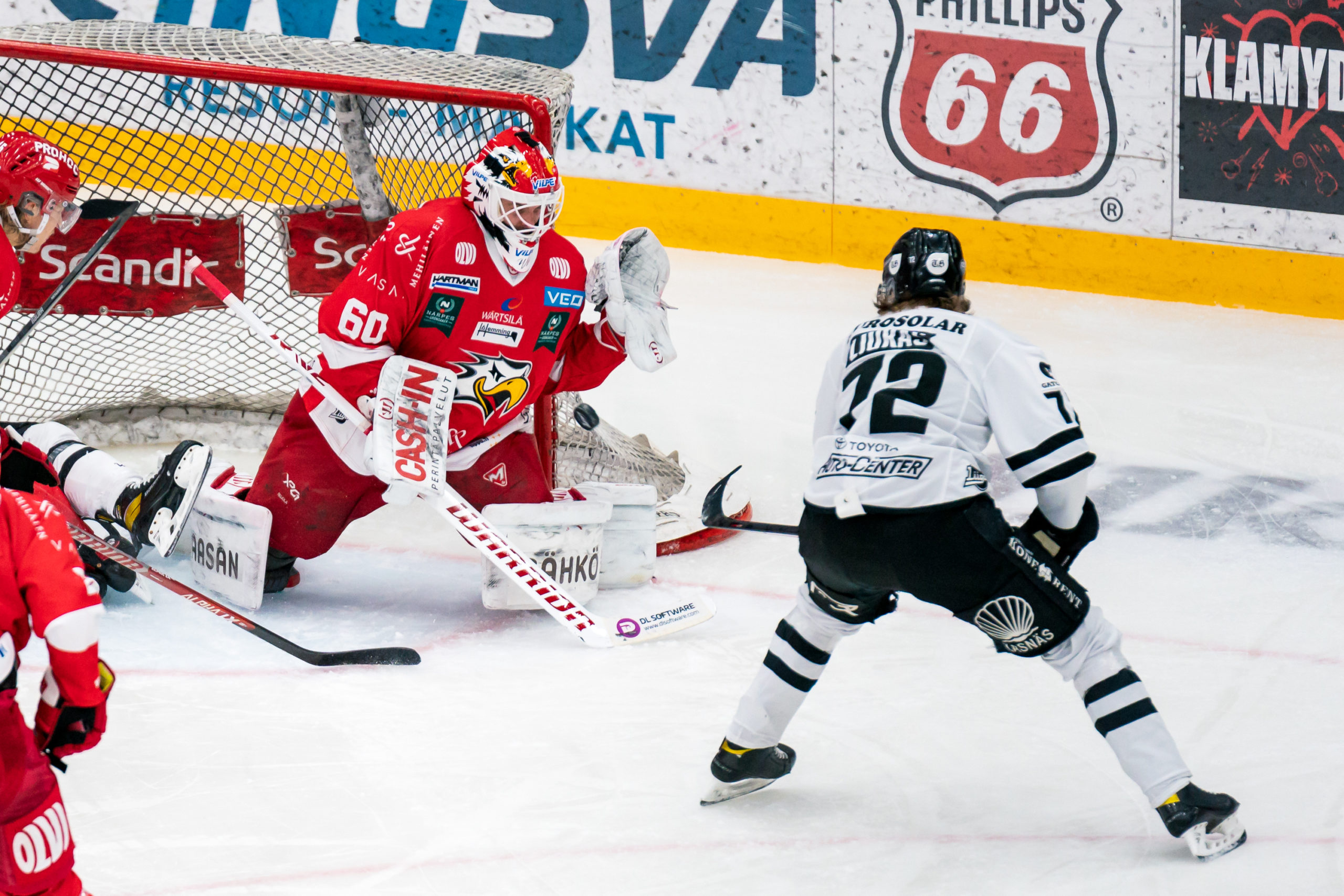 20220129 Vaasa, FINLAND. LIIGA: Vaasan Sport - TPS Turku. 

#72 Eetu Liukas vs. #60 Rasmus Reijola

Photo: Samppa Toivonen / APOLLO PHOTO