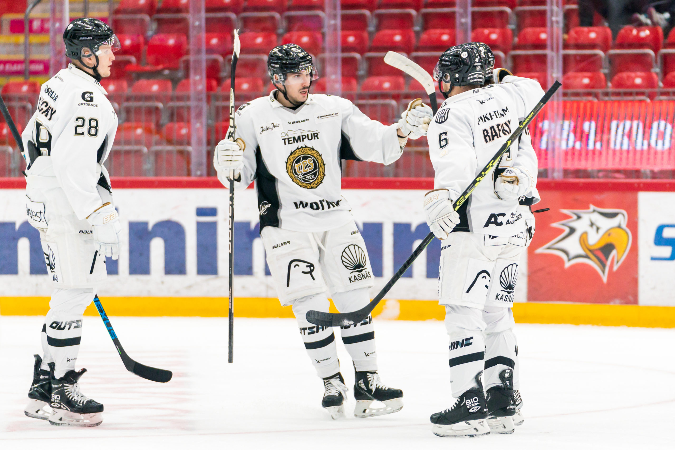 20230120 Vaasa, FINLAND. LIIGA: Vaasan Sport - TPS Turku. 

TPS tuulettaa maalia.#28 Pavol Skalicky, #82 Michael Dal Colle, #6 Ruben Rafkin

Photo: Samppa Toivonen / APOLLO PHOTO